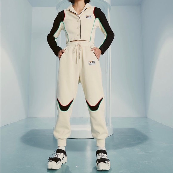 Brand new stylish sweater suit - Picture 2 of 7